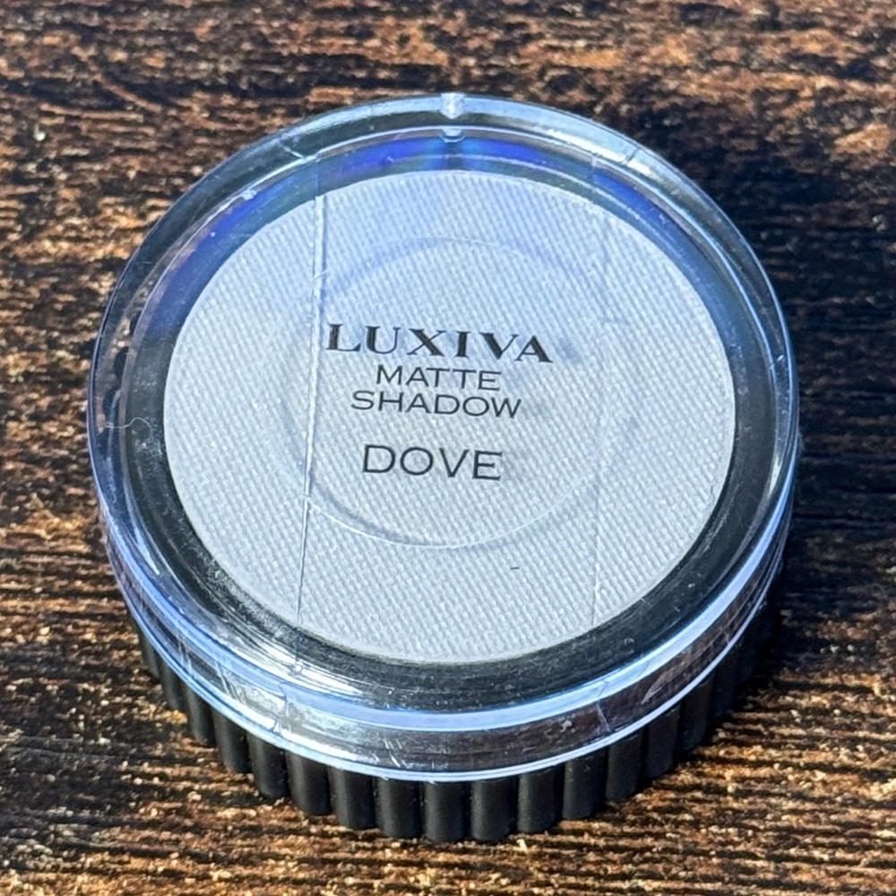 Merle Norman Luxiva Matte Shadow - Dove - .10 oz. Full Size